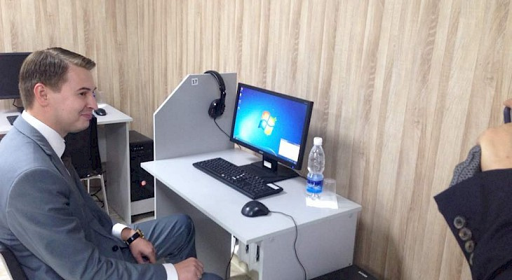 Министр Артем Новиков сдал тест на знание кыргызского. Неплохой результат