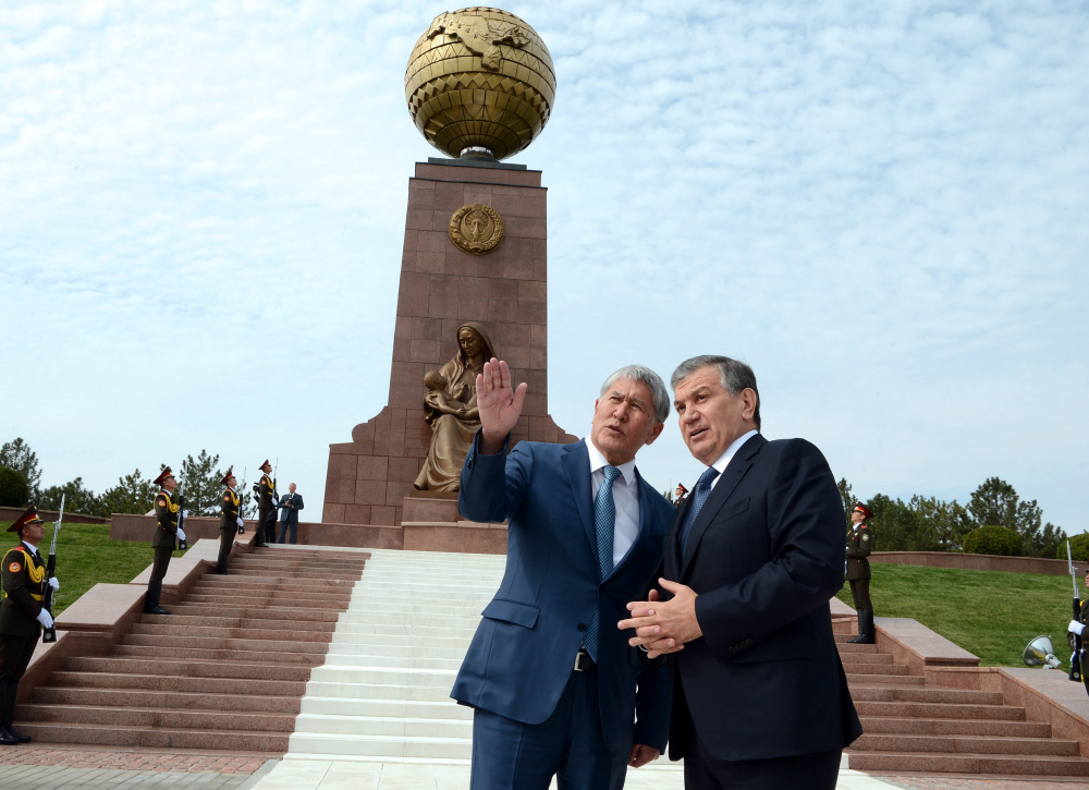 Как Атамбаева встречали в Ташкенте. Фото