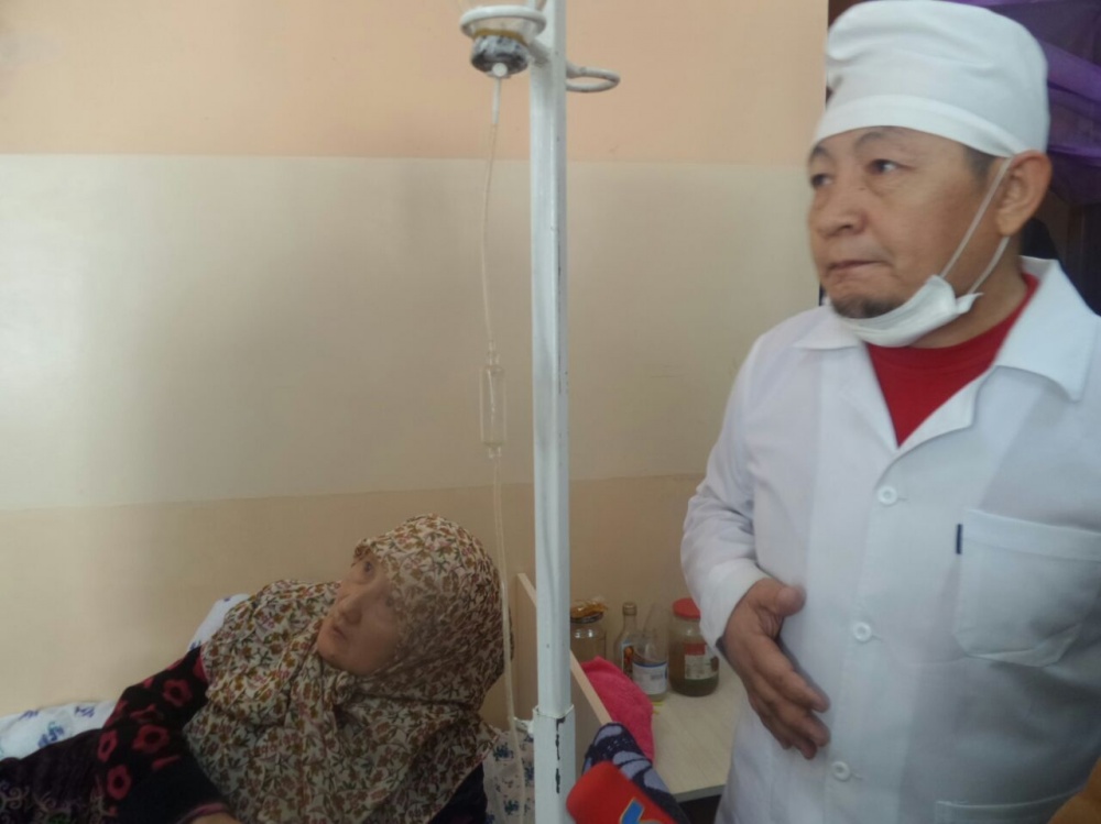 Врач целитель. Кыргызстан онкологи. Целители Кыргызстана. Клиника знахарь