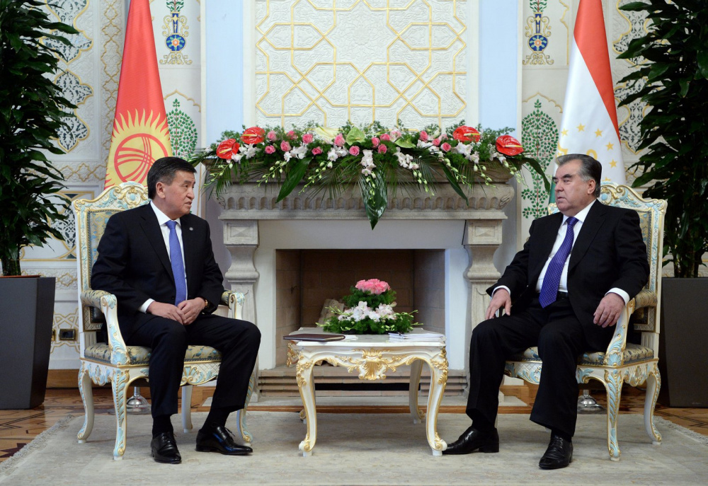 Жээнбеков и Рахмон обсудили вопросы безопасности и стабильности в регионе