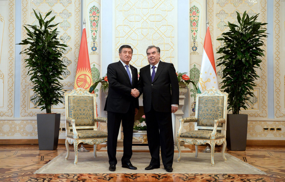 Жээнбеков и Рахмон обсудили вопросы безопасности и стабильности в регионе