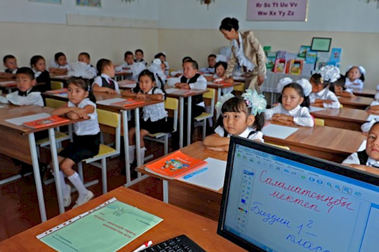 Сколько получают учителя в Кыргызстане и в странах постсоветского пространства