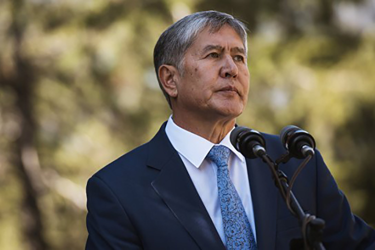 Алмазбек Атамбаев вернулся в Кыргызстан