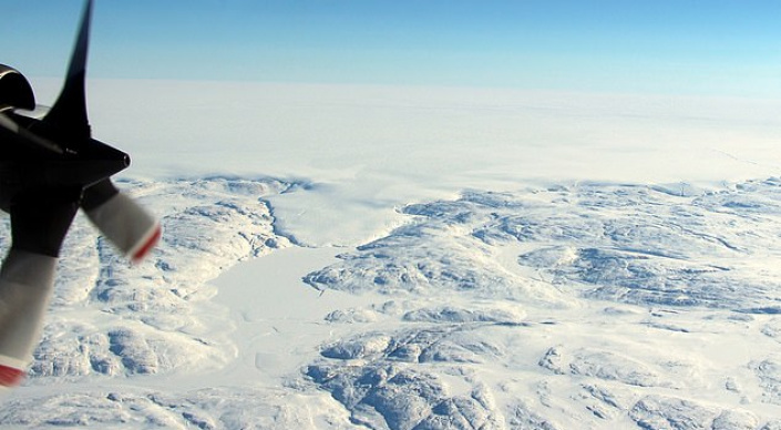 Глубоко подо льдом Гренландии найдены следы древней катастрофы
