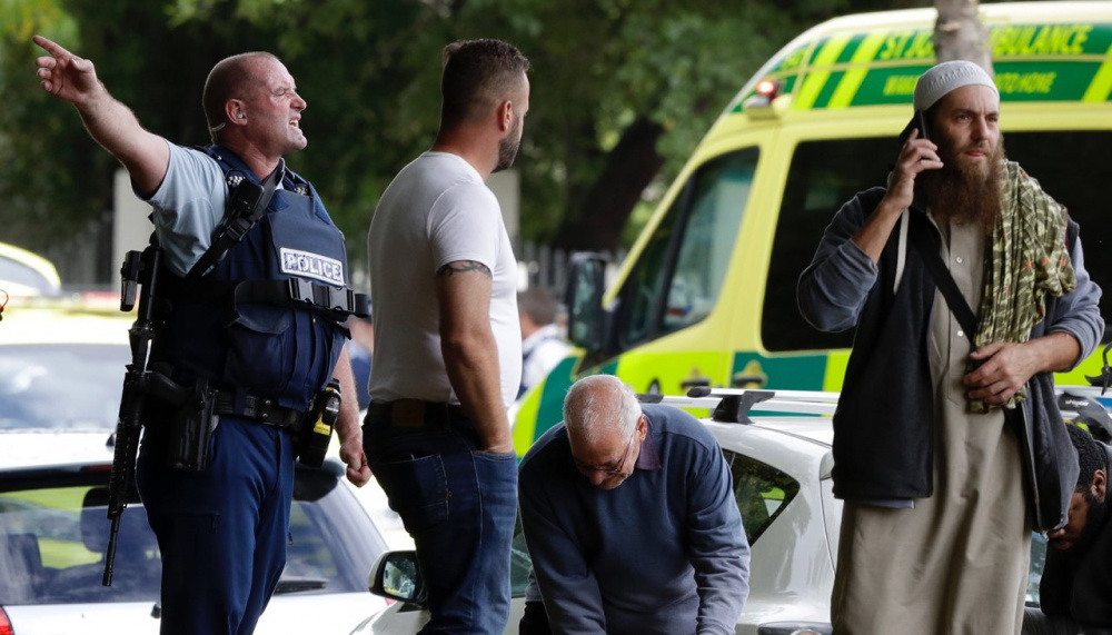 В двух мечетях в Новой Зеландии произошла стрельба. Погибли 49 человек