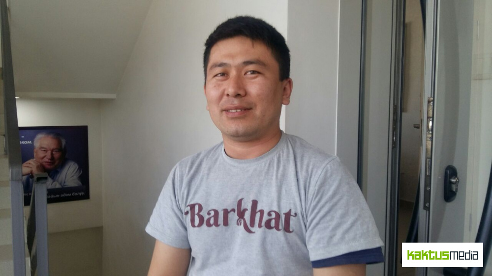 Альтернатива миграции. Мужчины в Кыргызстане взялись шить одежду в швейных цехах