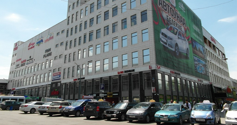 На парковке по улице Шопокова мэрия зарабатывает 2,5 млн сомов в год