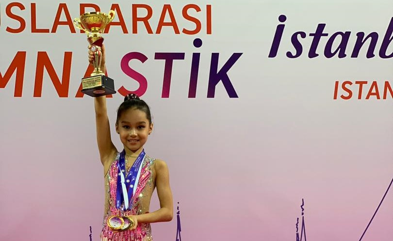 Восьмилетняя гимнастка завоевала две золотых медали на международном чемпионате в Турции