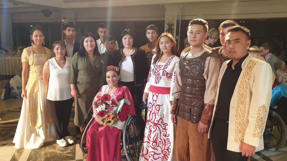 В  Челябинске кыргызстанка поучаствовала в конкурсе красоты для девушек с ОВЗ. Фото
