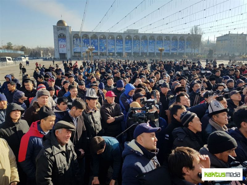 В центре Бишкека запретили проводить митинги до конца сентября