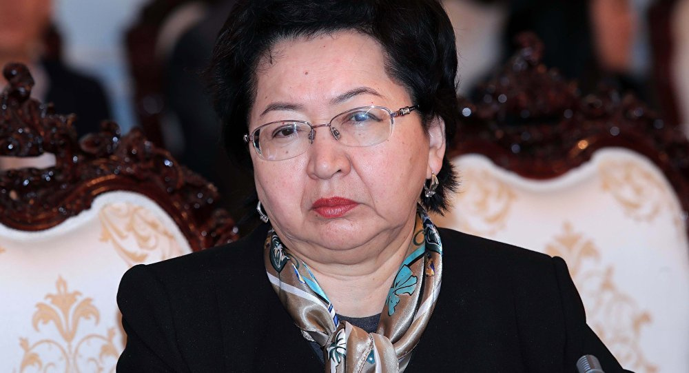 Министра финансов Жээнбаеву вызвали на допрос в ГСБЭП. В ее кабинете провели обыски