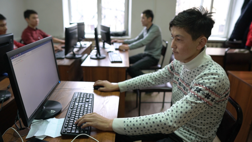 После 9 класса можно поступить на программиста. Программист колледж после 9 класса. Программист Кыргызстан. Колледж на программиста в Москве. Колледж в Москве после 9 класса на программиста.