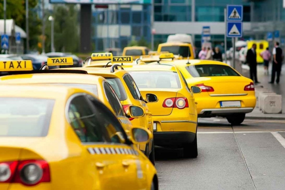 В Москве таксиста - уроженца Кыргызстана подозревают в краже денег с телефона у пассажирки