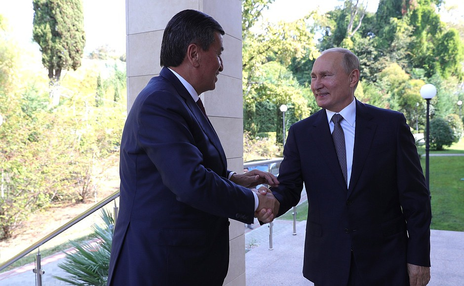 Сооронбай Жээнбеков встретился с Владимиром Путиным. Версии пресс-служб обоих президентов