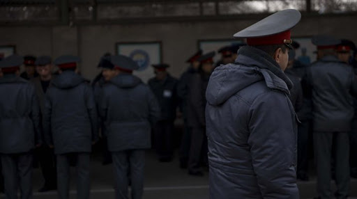 В Бишкеке задержали оперативника Сокулукского ОВД