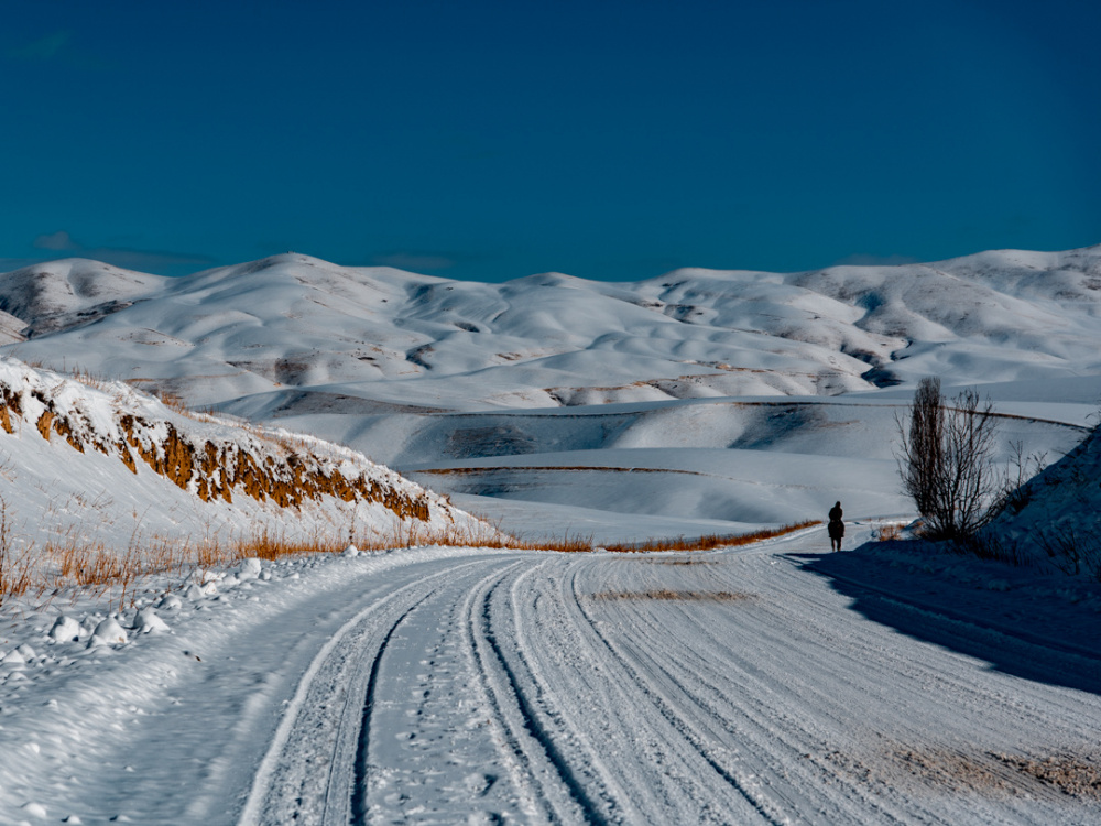 Погода на узген 10 дней точный прогноз. Нарынской области зима горы. Орловка зимой Кыргызстан. Кенделен фото зима. Нарынская область зимой.