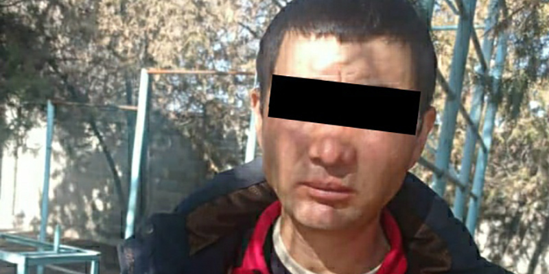 В Бишкеке мужчина подкинул девушке коноплю