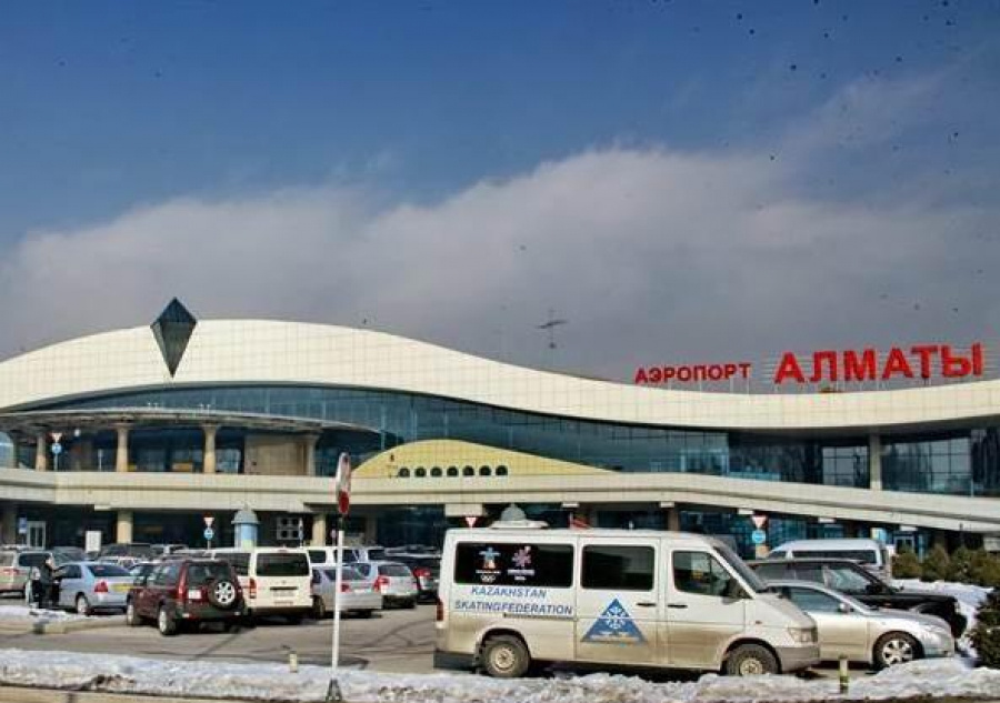 Аэропорт алматы 2024. Аэропорт Алматы. Аэропорт Актау. Алматы аэропорт зимой.