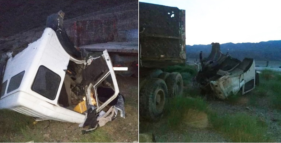 На трассе Бишкек - Торугарт грузовик упал с обрыва. Погибли двое