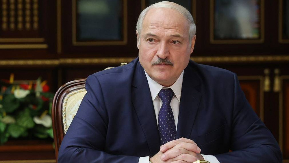 Лукашенко поручил закрыть "каждый метр границы" с юга и запада