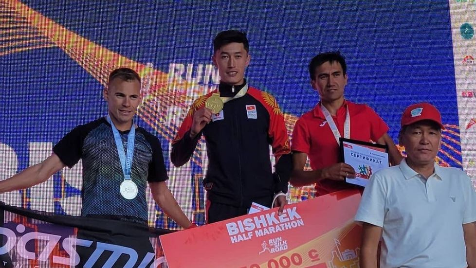 Bishkek Half Marathon выиграл участник Олимпийских игр в Токио (фото)