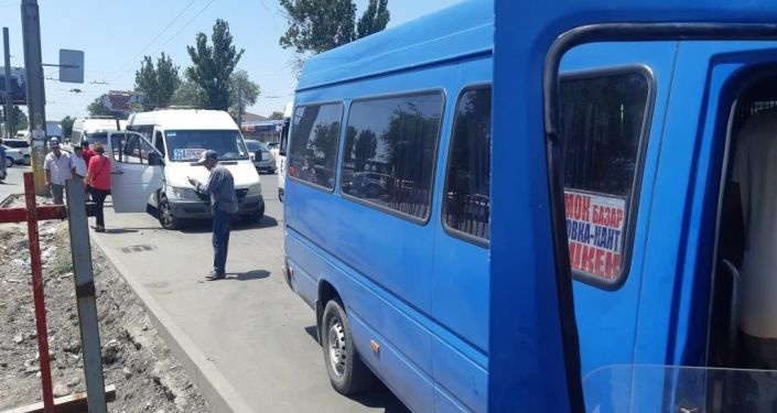 Call-центр: водители маршруток из Токмака в Бишкек самовольно подняли плату