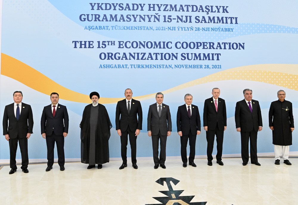 Саммит в Туркменистане. Садыр Жапаров призвал сократить выбросы углерода