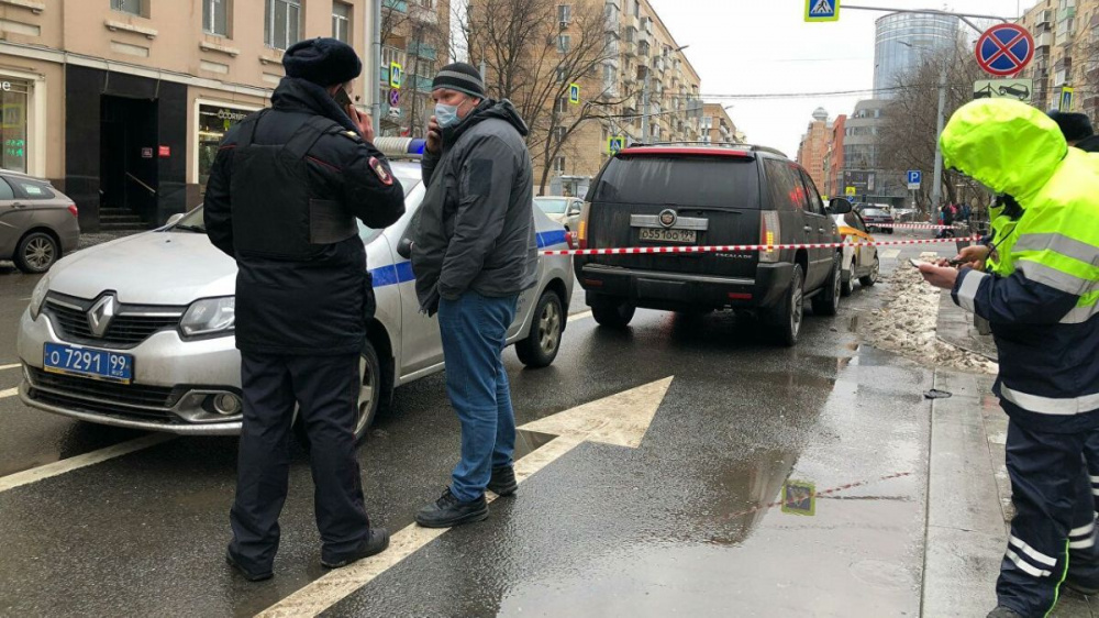 В центре Москвы стреляли в таксиста. Пострадавший  - кыргызстанец (видео)