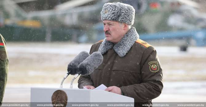 Лукашенко заявил о разработке операции ОДКБ вместе с Путиным за час