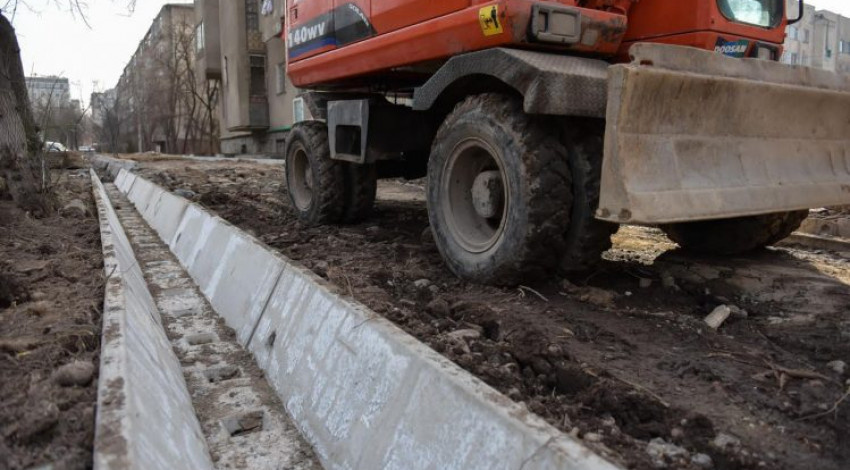 В Бишкеке запланировали ремонт тротуаров на семи улицах. Только в центре