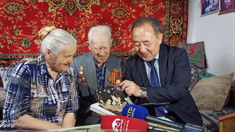 Кудайберген Базарбаев пообещал по 100 тыс. сомов ветеранам ВОВ
