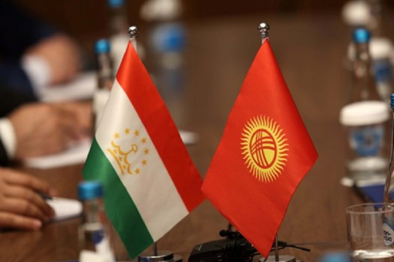 Главы МИД Кыргызстана и Таджикистана обсудили ситуацию на границе