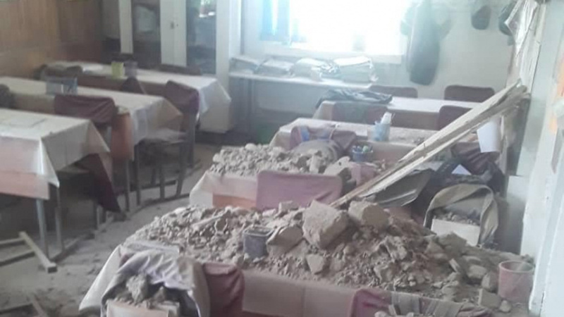 В компании "Эти Бакыр Терексай" заявили, что они не причастны к обрушению потолка в школе