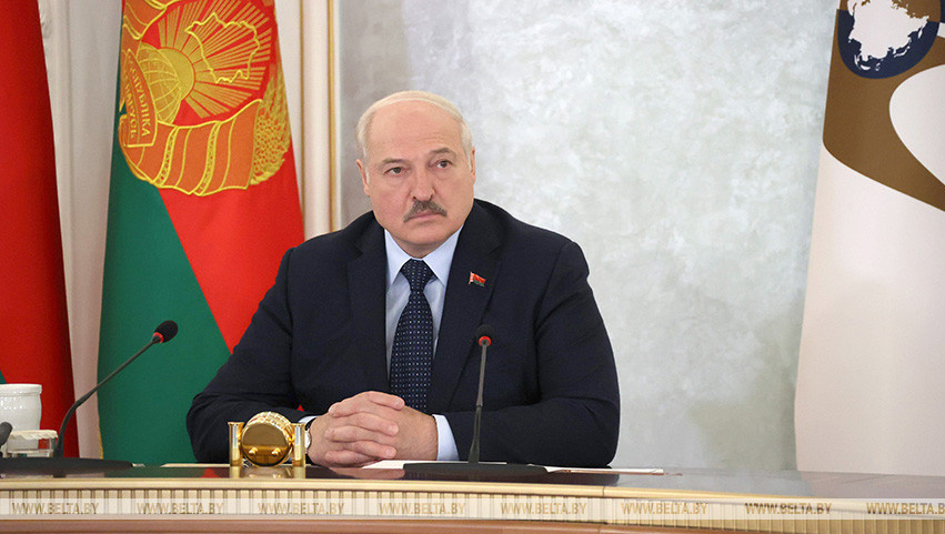 "Отсидеться не получится".  Лукашенко на саммите ЕАЭС призвал не сидеть сложа руки