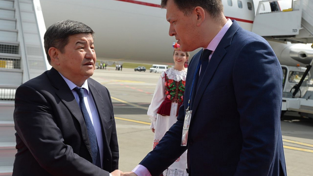 Председатель кабмина Акылбек Жапаров прибыл в Минск с рабочей поездкой.