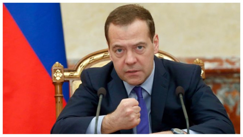 Медведев прокомментировал взлом своей страницы "ВКонтакте". И пообещал наказать виновных