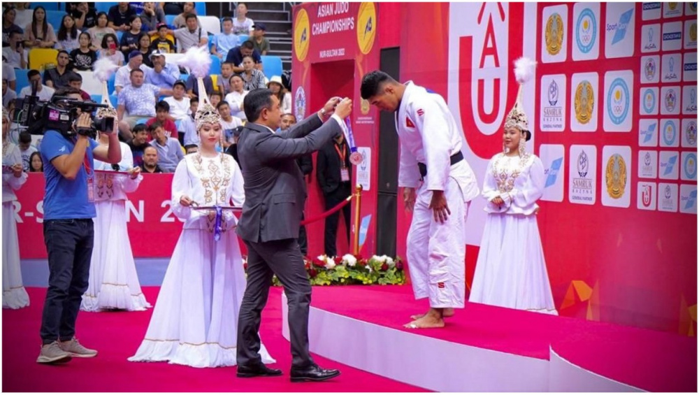 Спортсмен из Бишкека взял серебро на чемпионате Азии по дзюдо