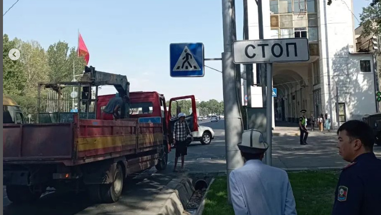 Вниманию автомобилистов! Три улицы Бишкека стали односторонними (список)