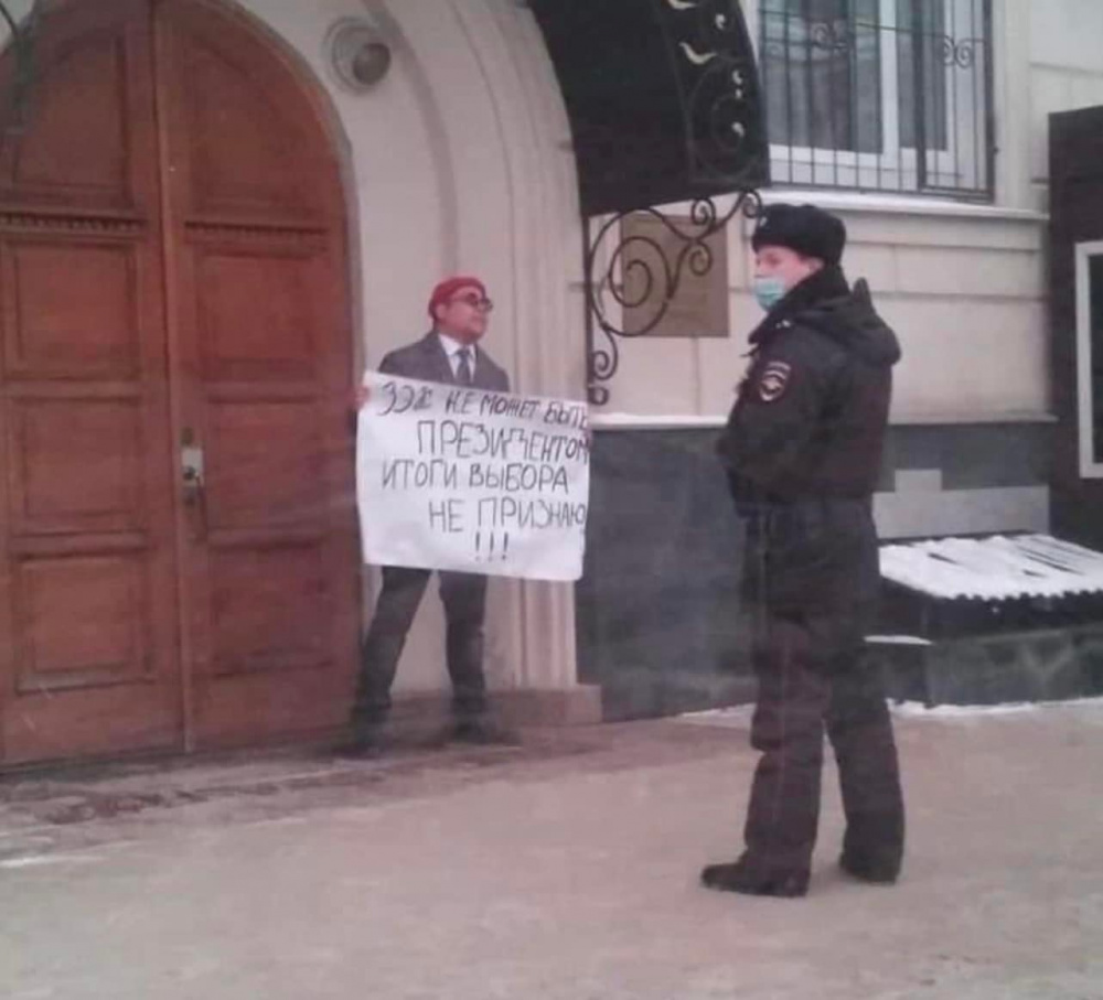 Кыргызстанец, критиковавший власть Садыра Жапарова, задержан сотрудниками ФСБ России в Москве. 