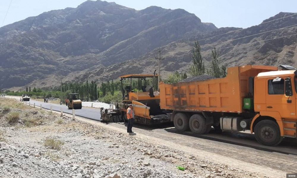 Военные Таджикистана подорвали 36-метровый мост над рекой Ак-Суу