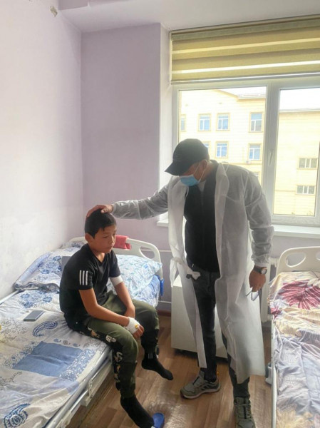 Ребенка навещаю в больнице. Больница Таджикистан.