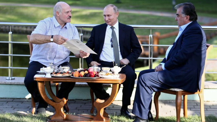Стало известно, что Путину подарили Лукашенко и Рахмон