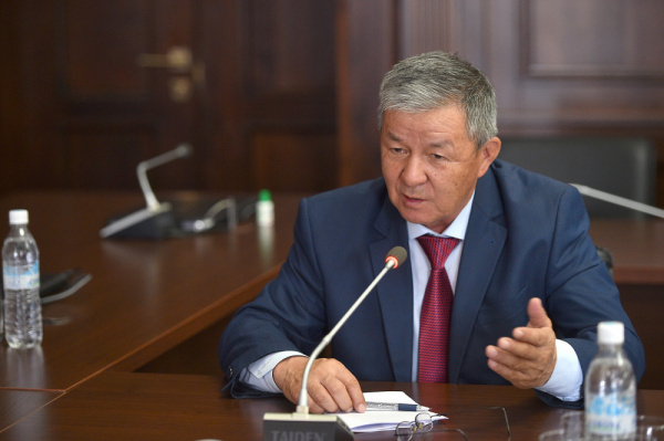 Исмаил Исаков поддержал проект соглашения по границе Кыргызстана и Узбекистана