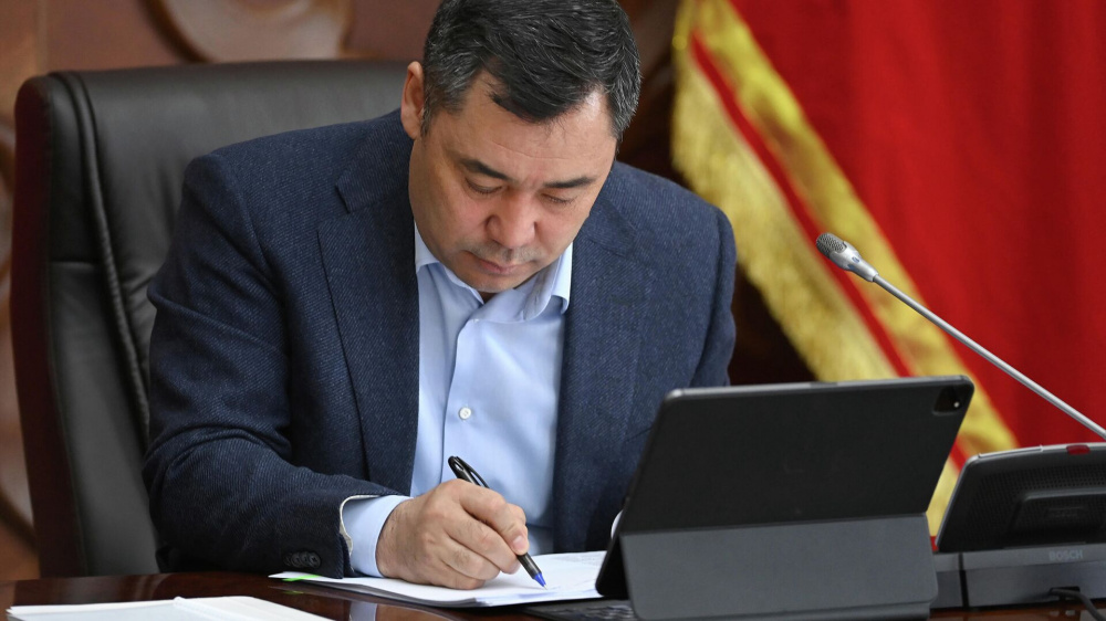 Садыр Жапаров подписал закон о ратификации договора с Узбекистаном по госграницам