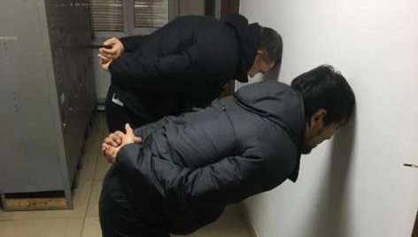 Двух рецидивистов задержали после разбойного нападения в Бишкеке (фото, видео)