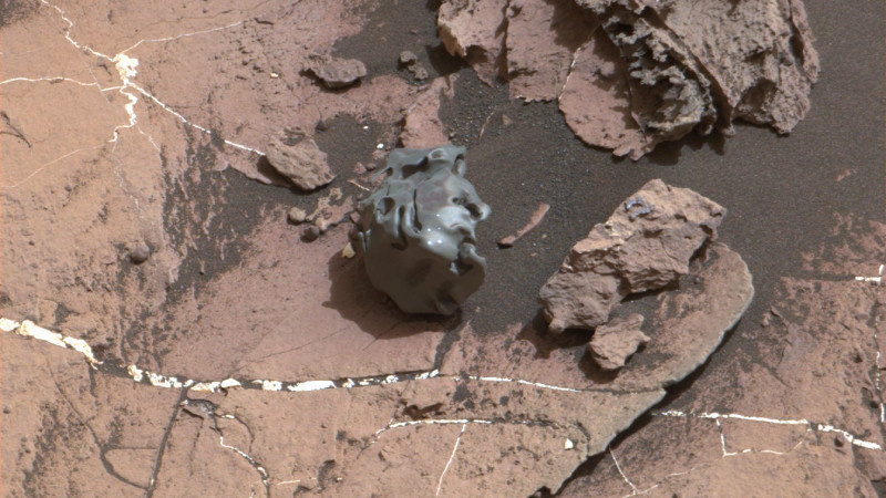На Марсе обнаружен инопланетный объект