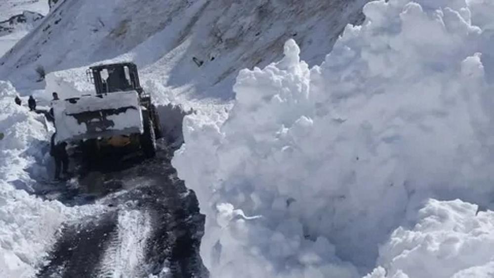 Штормовое предупреждение: на горных дорогах лавиноопасно из-за осадков. Прогноз погоды