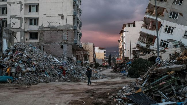 Кыргызстанцы собрали 100 млн сомов для помощи Турции, пострадавшей от землетрясения