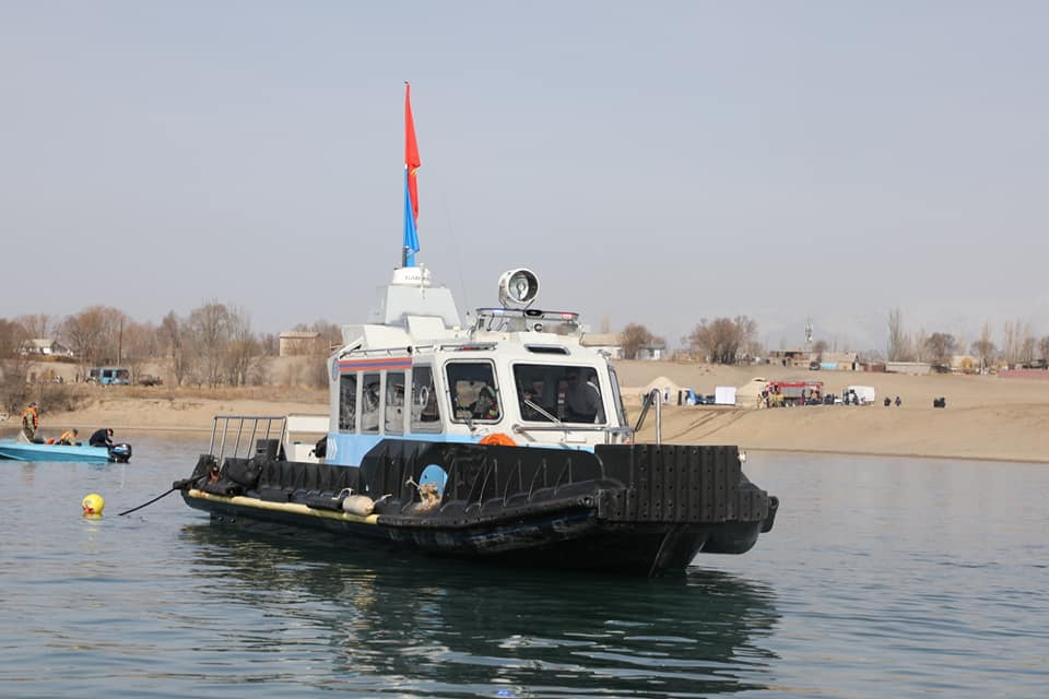 Турция передала Кыргызстану спасательный катер 