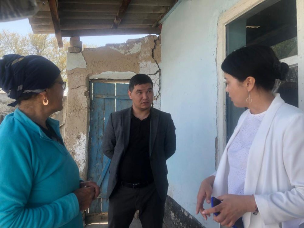 Вынуждена жить с матерью. Киргизские женщины. Женщины Узбекистана фото. Бизнес в Узбекистане. Этноконфессиональная политика Узбекистана.